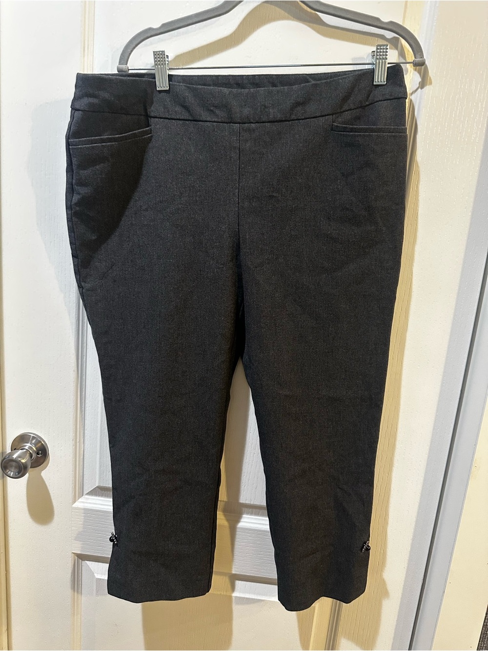 Chico's Charcoal Cropped Ponte Pants